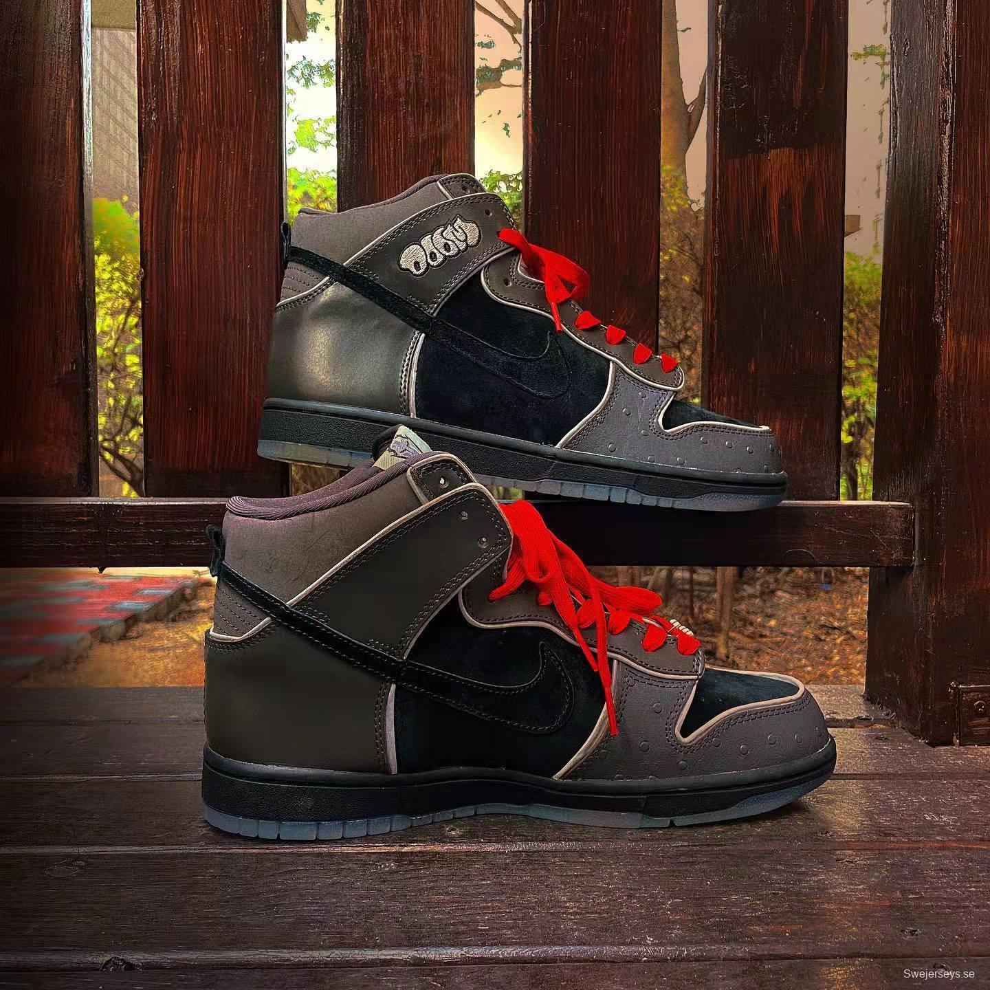 Dunk SB High MF DOOM